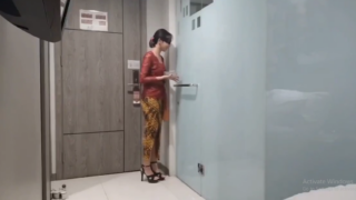 Nih Yang Kemarin Viral Kebaya Merah Mulus Banget Cuy